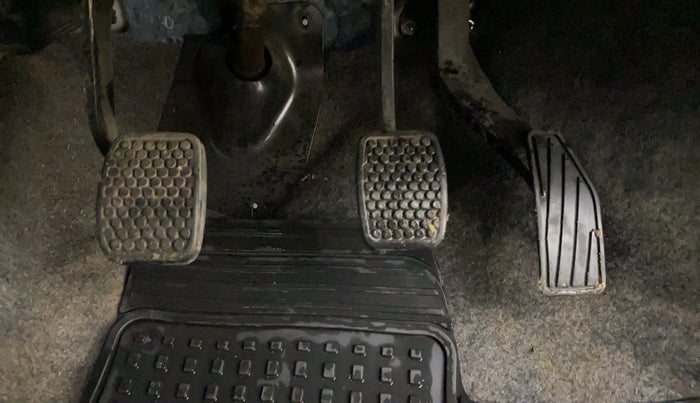 2018 Maruti Alto 800 LXI, Petrol, Manual, 37,168 km, Pedals