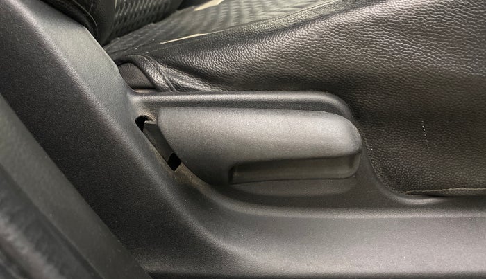 2016 Maruti Swift VXI, Petrol, Manual, 77,142 km, Driver Side Adjustment Panel