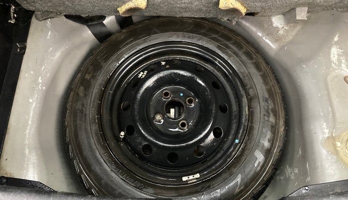 2016 Maruti Swift VXI, Petrol, Manual, 77,142 km, Spare Tyre