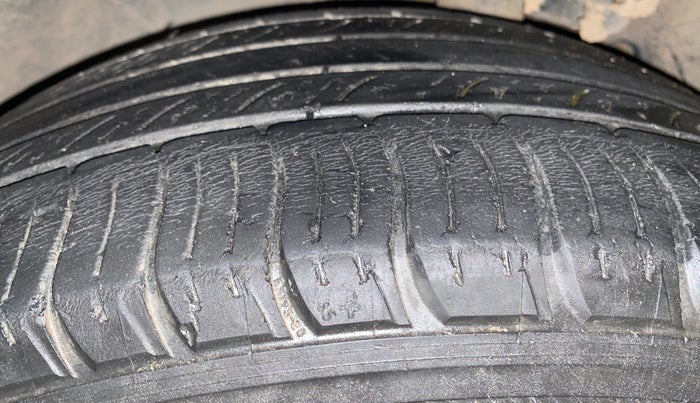 2018 Hyundai Tucson GLS 4WD AT DIESEL, Diesel, Automatic, 1,28,073 km, Left Front Tyre Tread