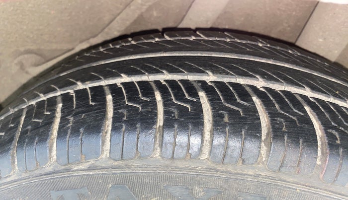 2015 Honda Amaze 1.2L I-VTEC S AT, Petrol, Automatic, 54,637 km, Left Rear Tyre Tread