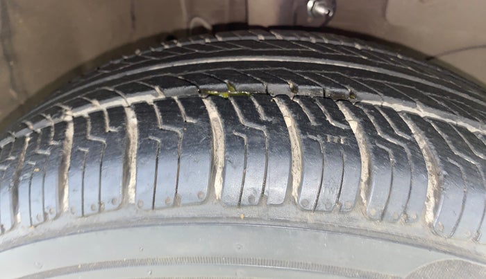 2015 Honda Amaze 1.2L I-VTEC S AT, Petrol, Automatic, 54,637 km, Right Front Tyre Tread
