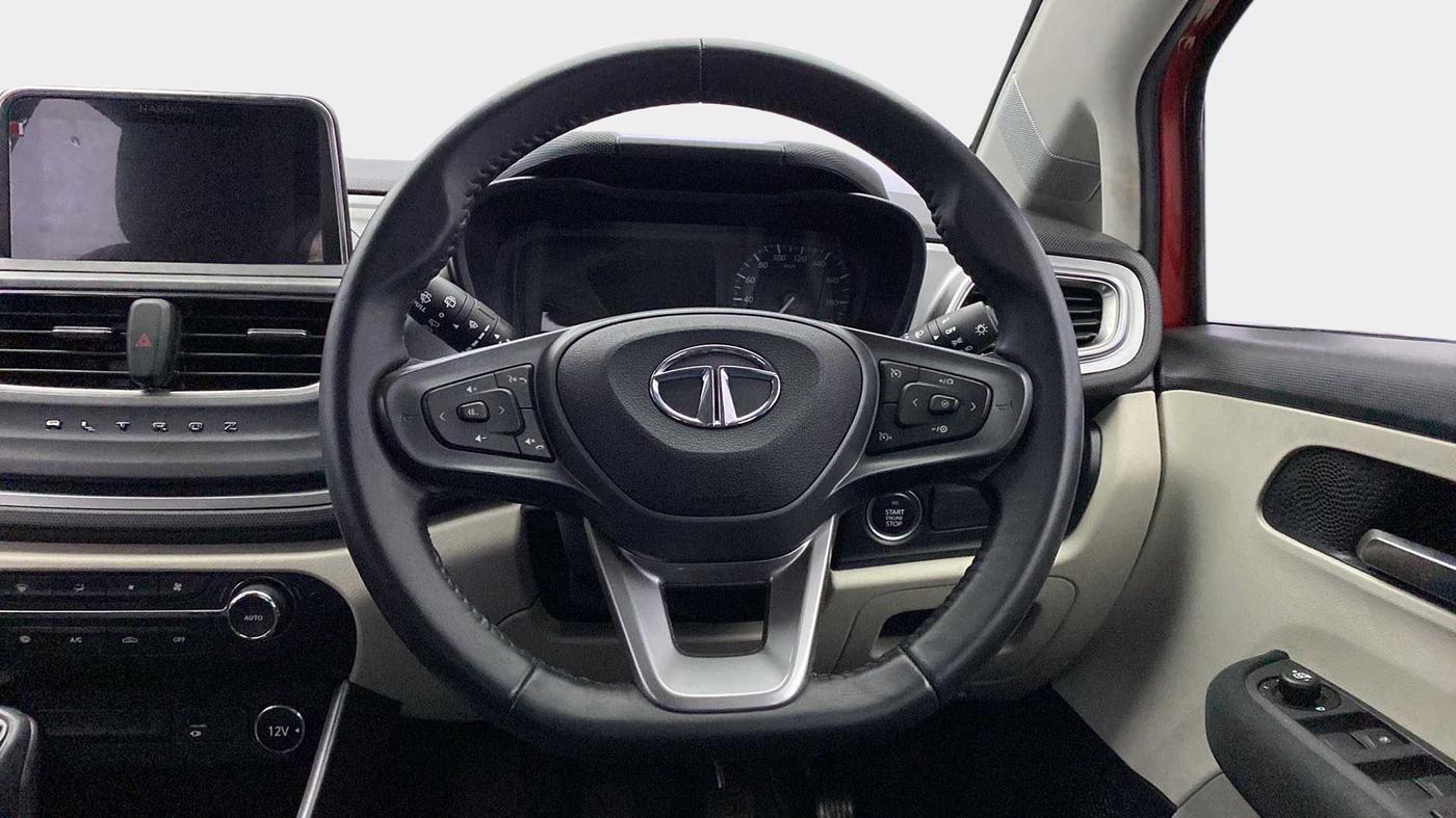 2022 Tata ALTROZ XZ PLUS PETROL, Petrol, Manual, 4,422 km, Steering Wheel Close Up