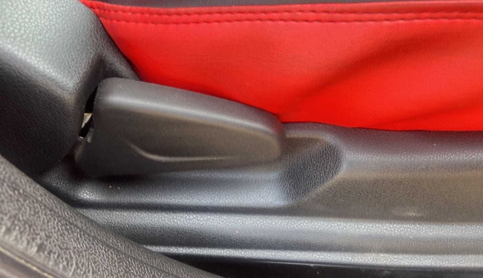 2019 Renault Kwid RXT 1.0 (O), Petrol, Manual, 11,341 km, Driver Side Adjustment Panel