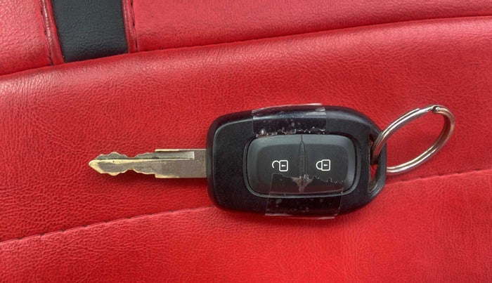 2019 Renault Kwid RXT 1.0 (O), Petrol, Manual, 11,341 km, Key Close Up