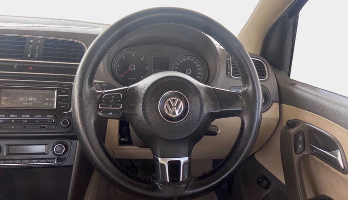 2014 Volkswagen Vento HIGHLINE DIESEL 1.6, Diesel, Manual, 1,05,725 km, Steering Wheel Close Up