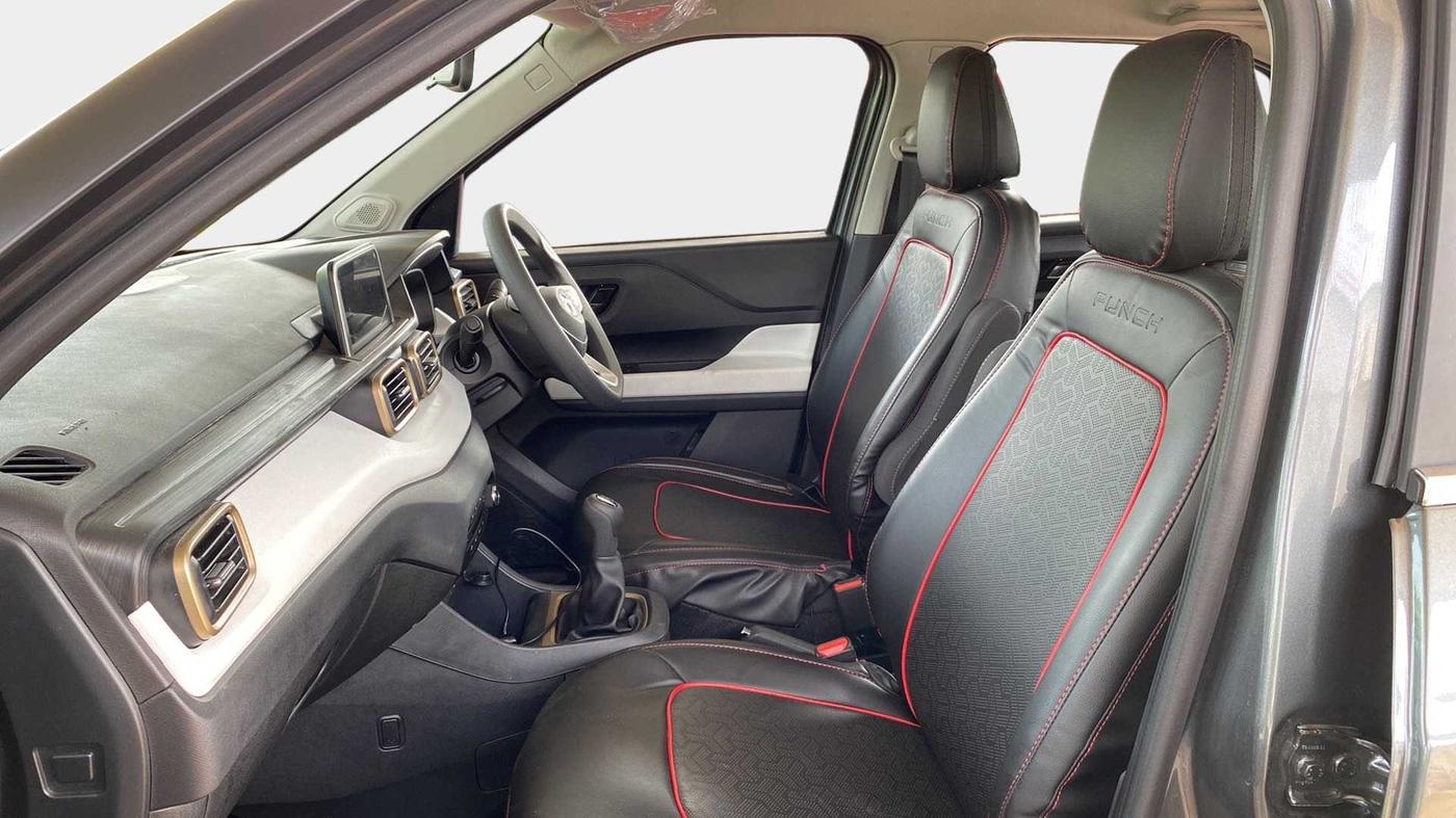 2023 Tata PUNCH ACCOMPLISHED DAZZLE PACK MT, Petrol, Manual, 2,658 km, Right Side Front Door Cabin