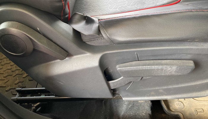 2023 Tata PUNCH ACCOMPLISHED DAZZLE PACK MT, Petrol, Manual, 2,658 km, Driver Side Adjustment Panel