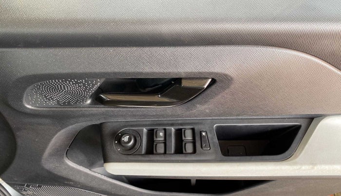 2023 Tata PUNCH ACCOMPLISHED DAZZLE PACK MT, Petrol, Manual, 2,658 km, Driver Side Door Panels Control