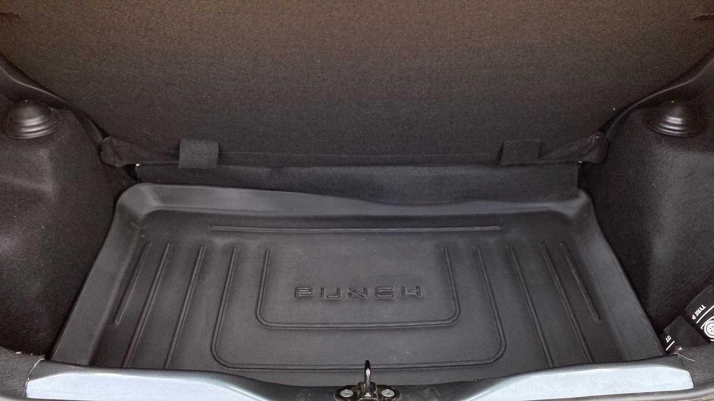 2023 Tata PUNCH ACCOMPLISHED DAZZLE PACK MT, Petrol, Manual, 2,658 km, Boot Inside
