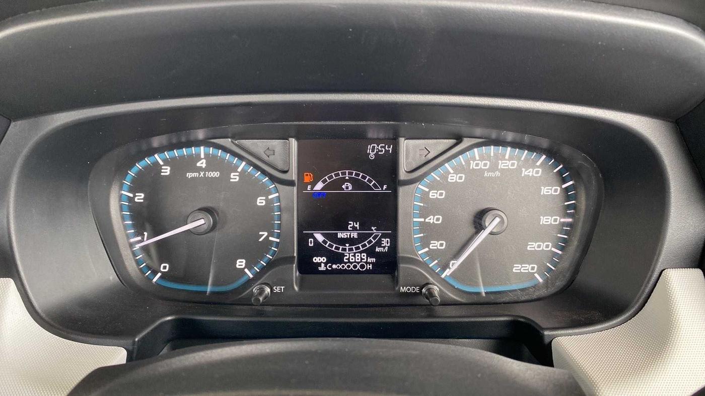 2023 Tata PUNCH ACCOMPLISHED DAZZLE PACK MT, Petrol, Manual, 2,658 km, Odometer Image