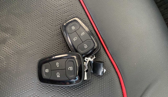 2023 Tata PUNCH ACCOMPLISHED DAZZLE PACK MT, Petrol, Manual, 2,658 km, Key Close Up