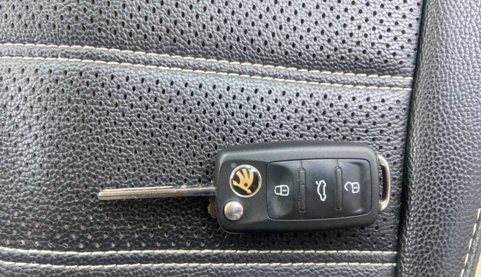2019 Skoda Rapid AMBITION 1.6 MPI AT, Petrol, Automatic, 17,001 km, Key Close Up