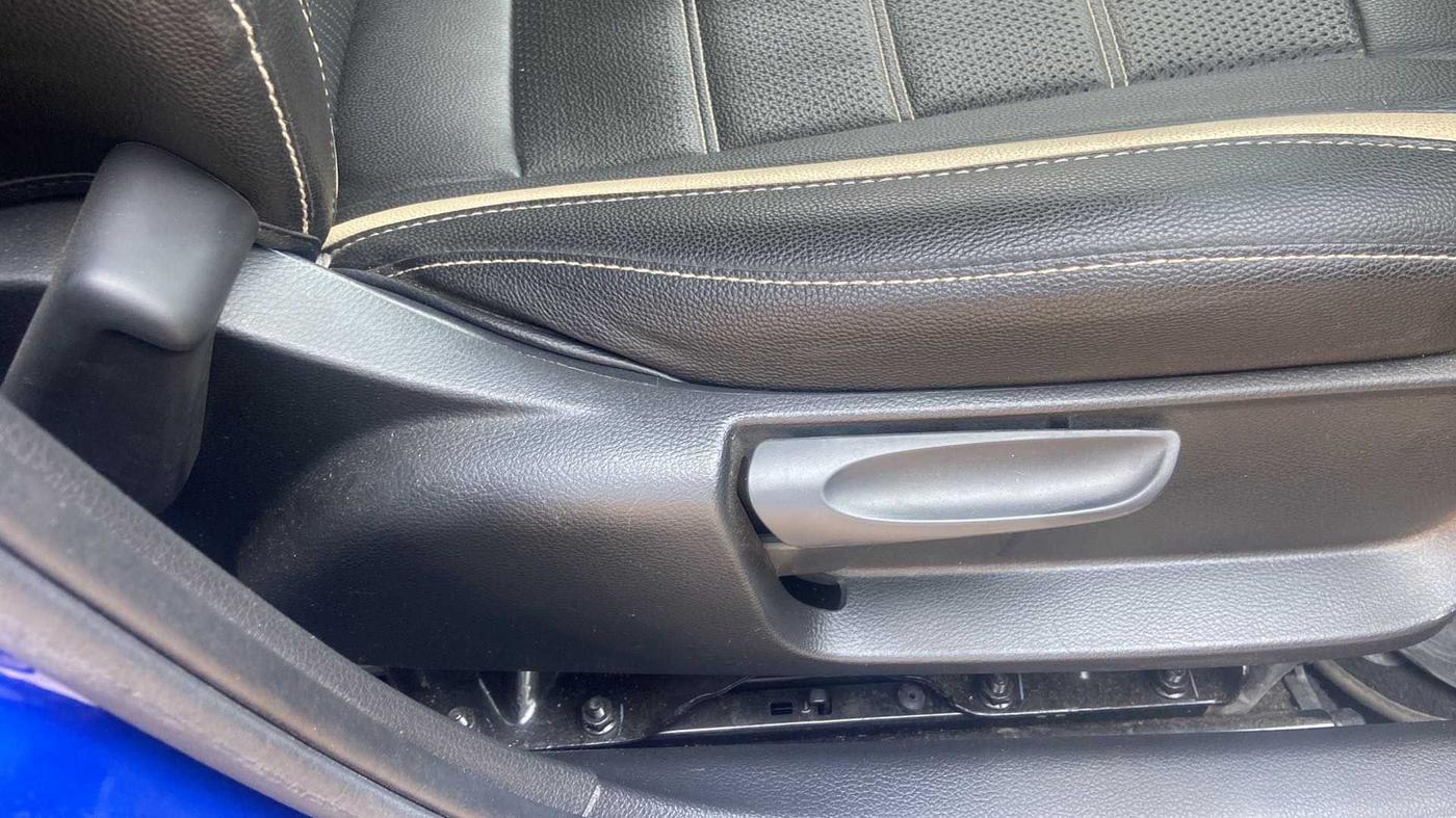 2019 Skoda Rapid AMBITION 1.6 MPI AT, Petrol, Automatic, 17,001 km, Driver Side Adjustment Panel
