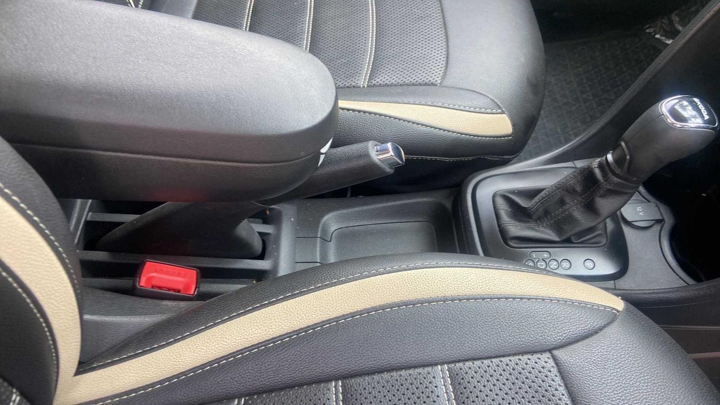 2019 Skoda Rapid AMBITION 1.6 MPI AT, Petrol, Automatic, 17,001 km, Gear Lever