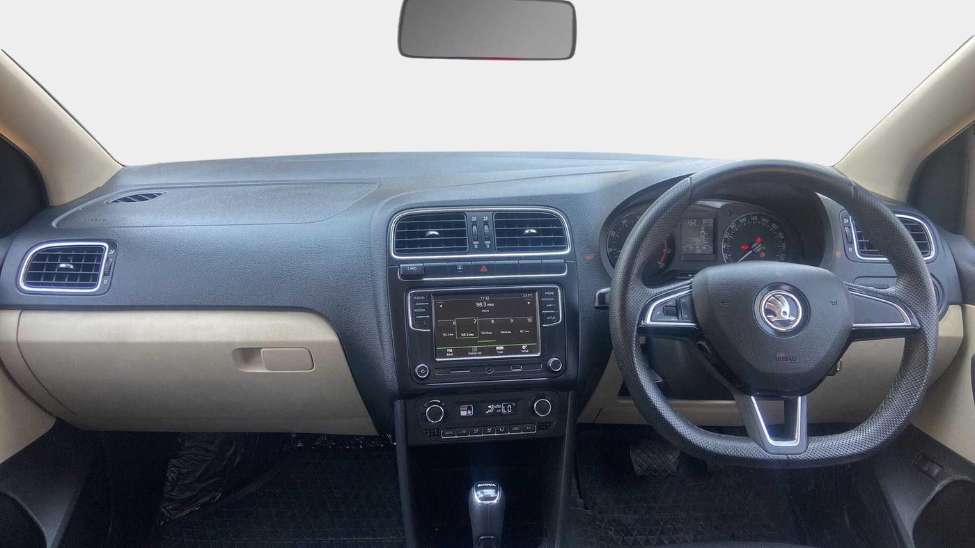 2019 Skoda Rapid AMBITION 1.6 MPI AT, Petrol, Automatic, 17,001 km, Dashboard