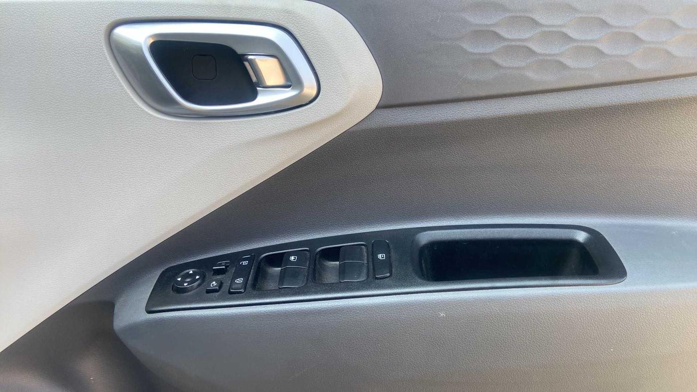 2021 Hyundai GRAND I10 NIOS ASTA 1.2 KAPPA VTVT, Petrol, Manual, 5,218 km, Driver Side Door Panels Control