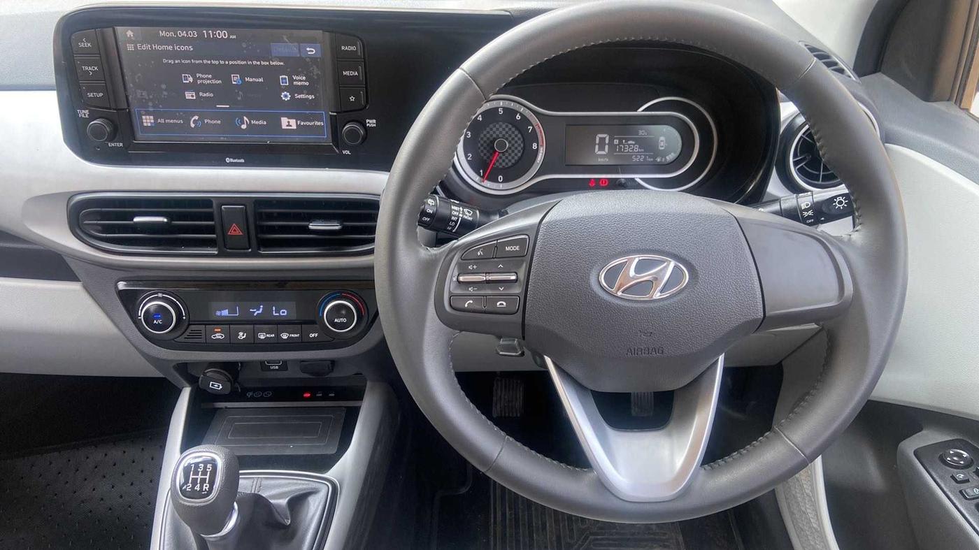 2021 Hyundai GRAND I10 NIOS ASTA 1.2 KAPPA VTVT, Petrol, Manual, 5,218 km, Steering Wheel Close Up