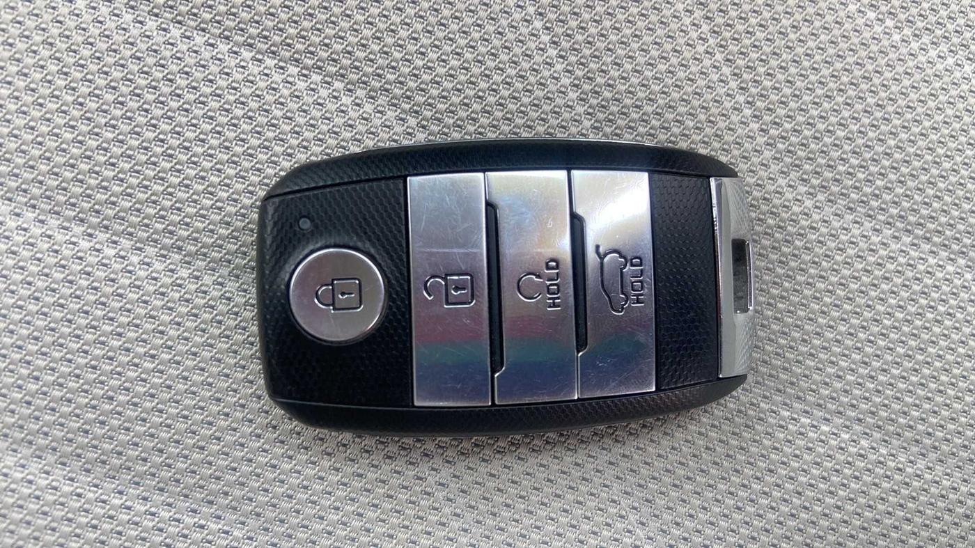 2023 KIA SONET HTX 1.0 DCT, Petrol, Automatic, 9,869 km, Key Close Up