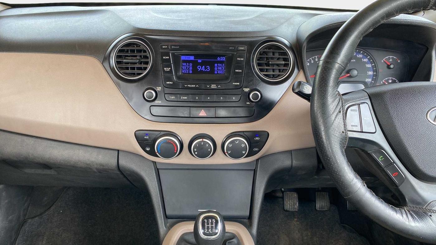2016 Hyundai Xcent S 1.2, Petrol, Manual, 23,132 km, Air Conditioner