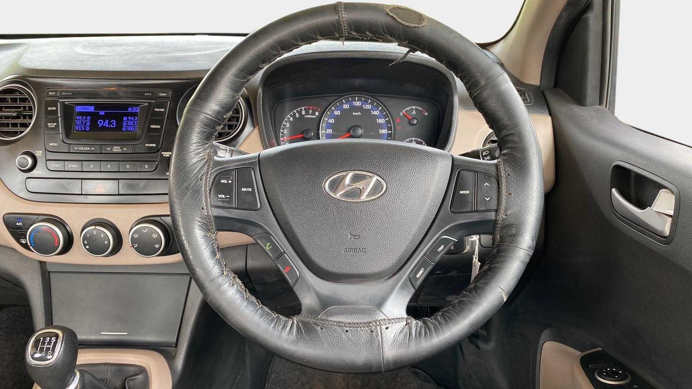 2016 Hyundai Xcent S 1.2, Petrol, Manual, 23,132 km, Steering Wheel Close Up