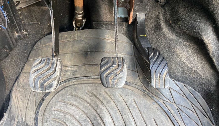 2017 Datsun Redi Go T (O), Petrol, Manual, 75,695 km, Pedals