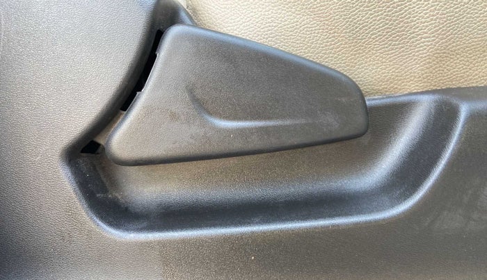 2017 Datsun Redi Go T (O), Petrol, Manual, 75,695 km, Driver Side Adjustment Panel