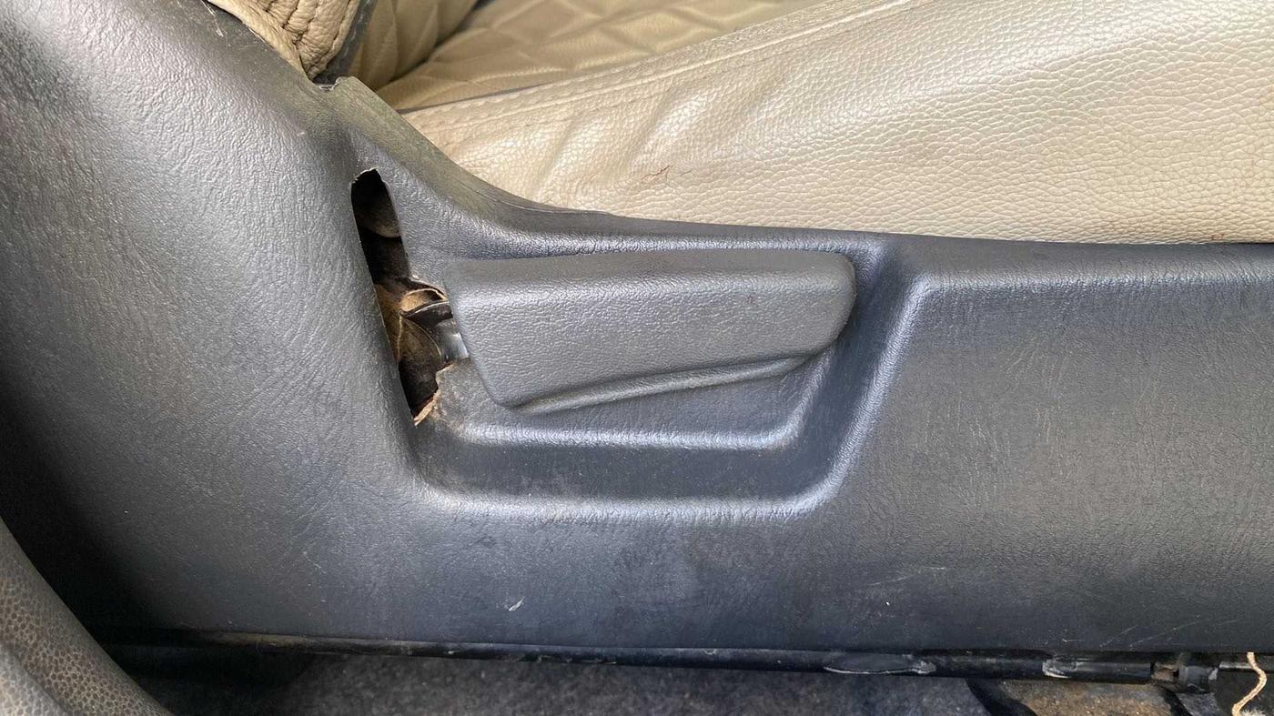 2018 Maruti Alto K10 VXI, Petrol, Manual, 68,617 km, Driver Side Adjustment Panel