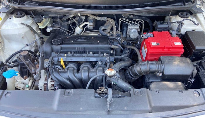 2013 Hyundai Verna FLUIDIC 1.6 VTVT SX, Petrol, Manual, 70,137 km, Open Bonet