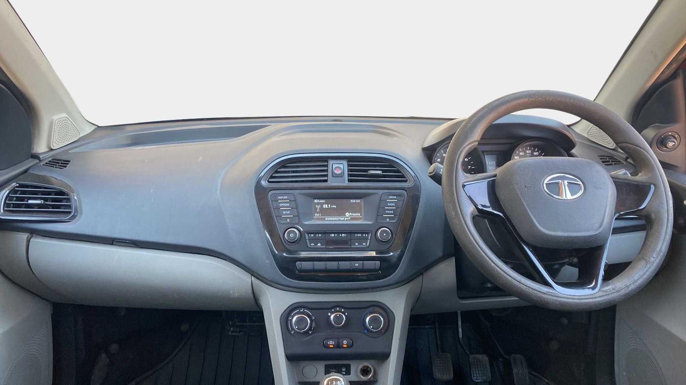 2017 Tata Tiago XT PETROL, Petrol, Manual, 57,071 km, Dashboard