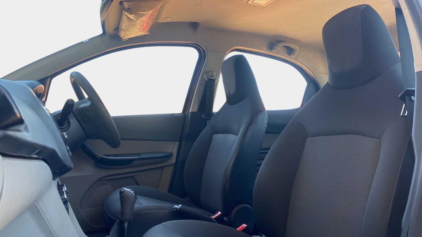 2017 Tata Tiago XT PETROL, Petrol, Manual, 57,071 km, Right Side Front Door Cabin