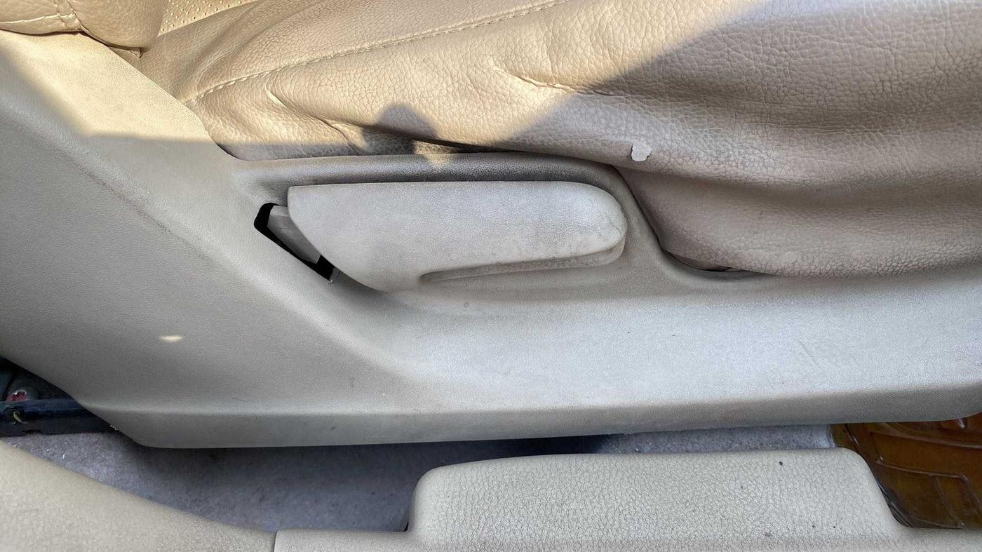 2014 Maruti Swift Dzire VXI, Petrol, Manual, 66,714 km, Driver Side Adjustment Panel