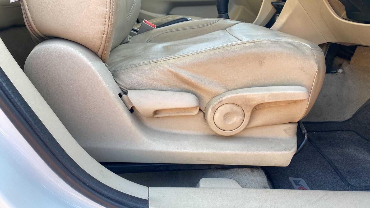 2017 Maruti Ciaz VDI+ SHVS, Diesel, Manual, 82,497 km, Driver Side Adjustment Panel