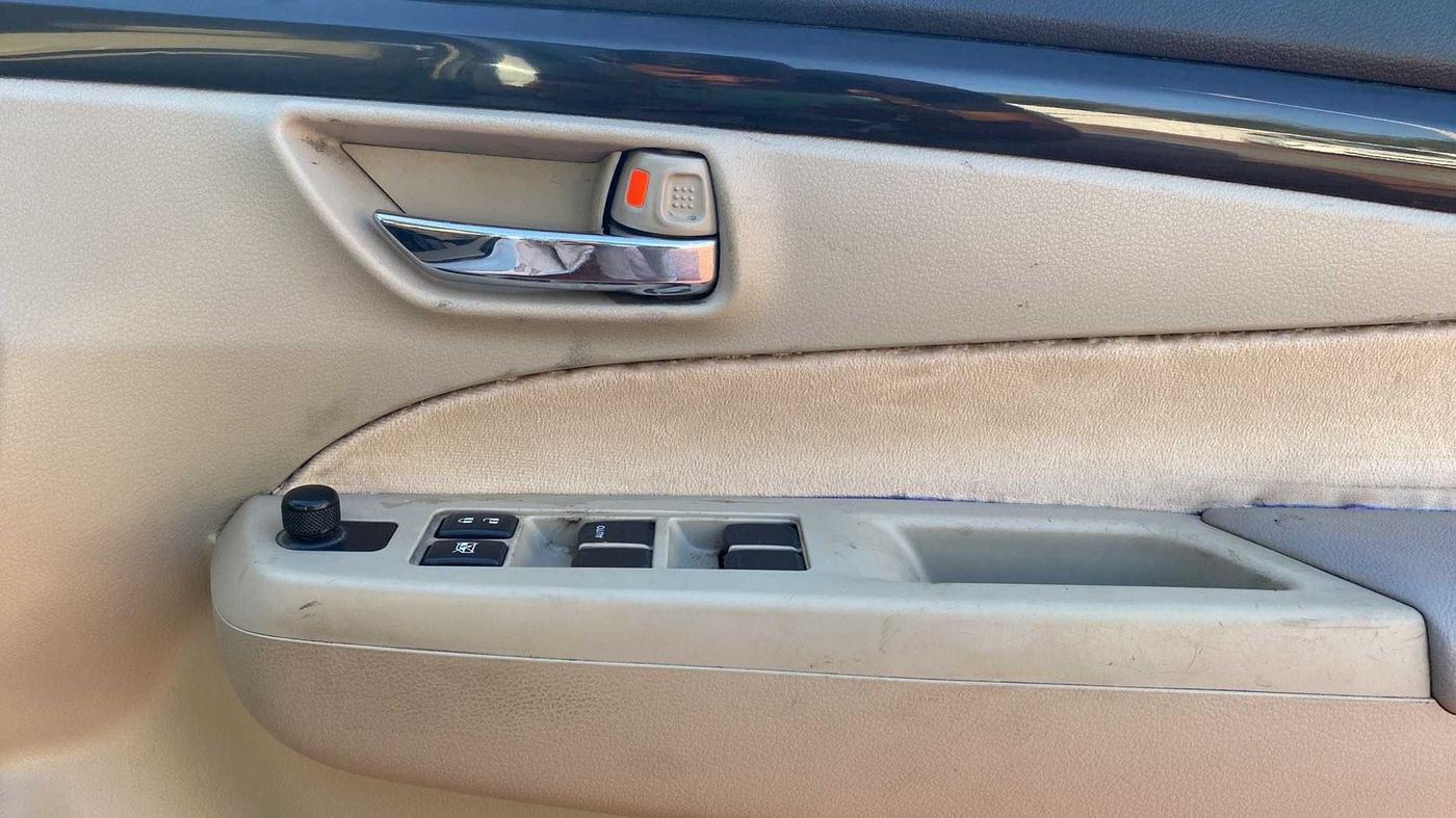 2017 Maruti Ciaz VDI+ SHVS, Diesel, Manual, 82,497 km, Driver Side Door Panels Control