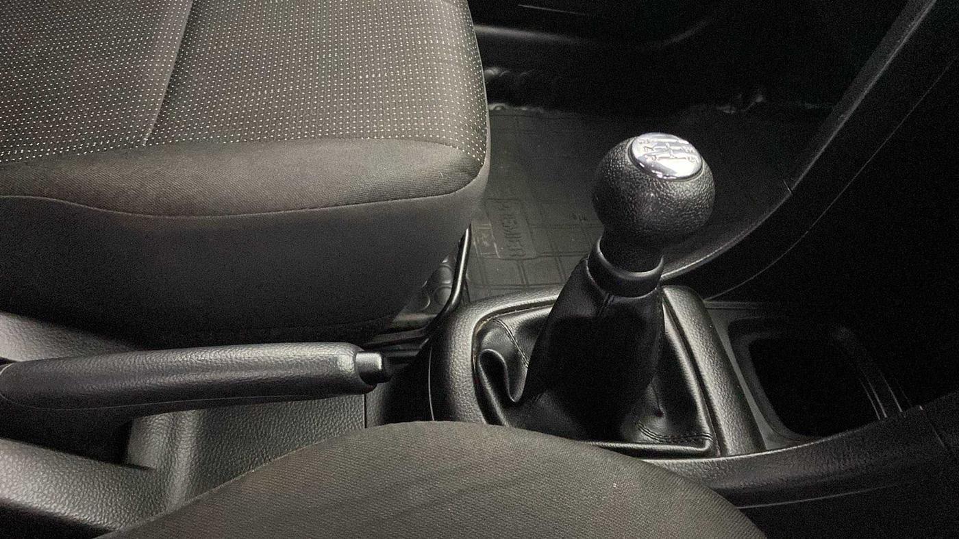 2017 Maruti Swift LXI (O), Petrol, Manual, 20,187 km, Gear Lever