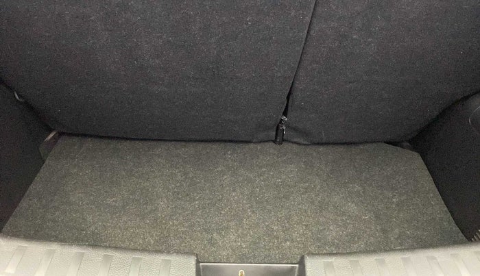 2017 Maruti Swift LXI (O), Petrol, Manual, 20,187 km, Boot Inside