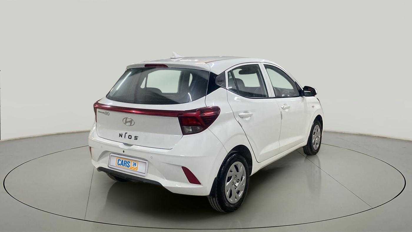 2023 Hyundai GRAND I10 NIOS MAGNA 1.2 KAPPA VTVT, Petrol, Manual, 7,760 km, Right Back Diagonal