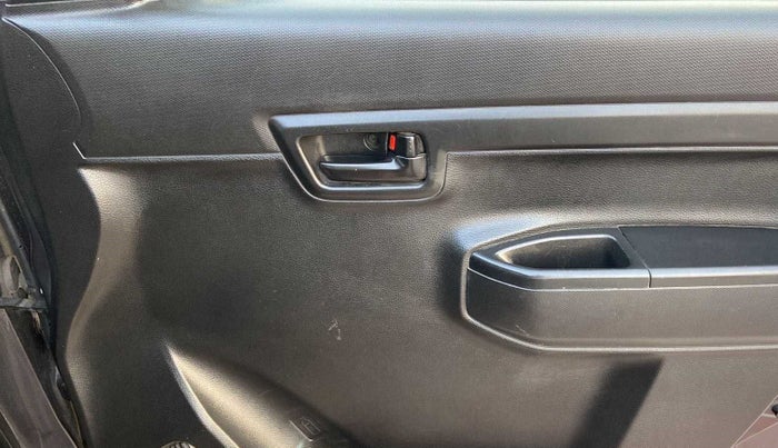 2020 Maruti S PRESSO VXI PLUS AMT, Petrol, Automatic, 58,333 km, Driver Side Door Panels Control