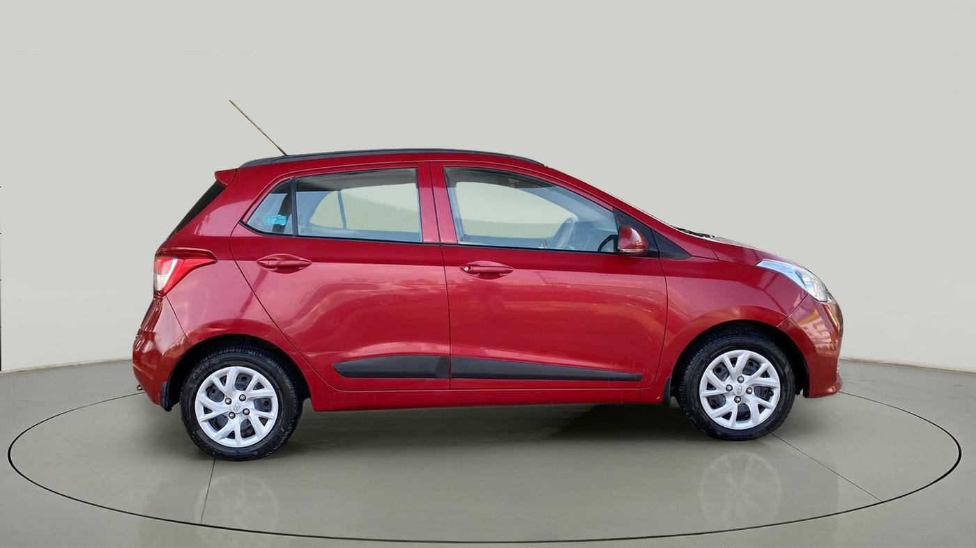 2017 Hyundai Grand i10 SPORTZ (O) 1.2 KAPPA VTVT, Petrol, Manual, 23,988 km, Right Side View