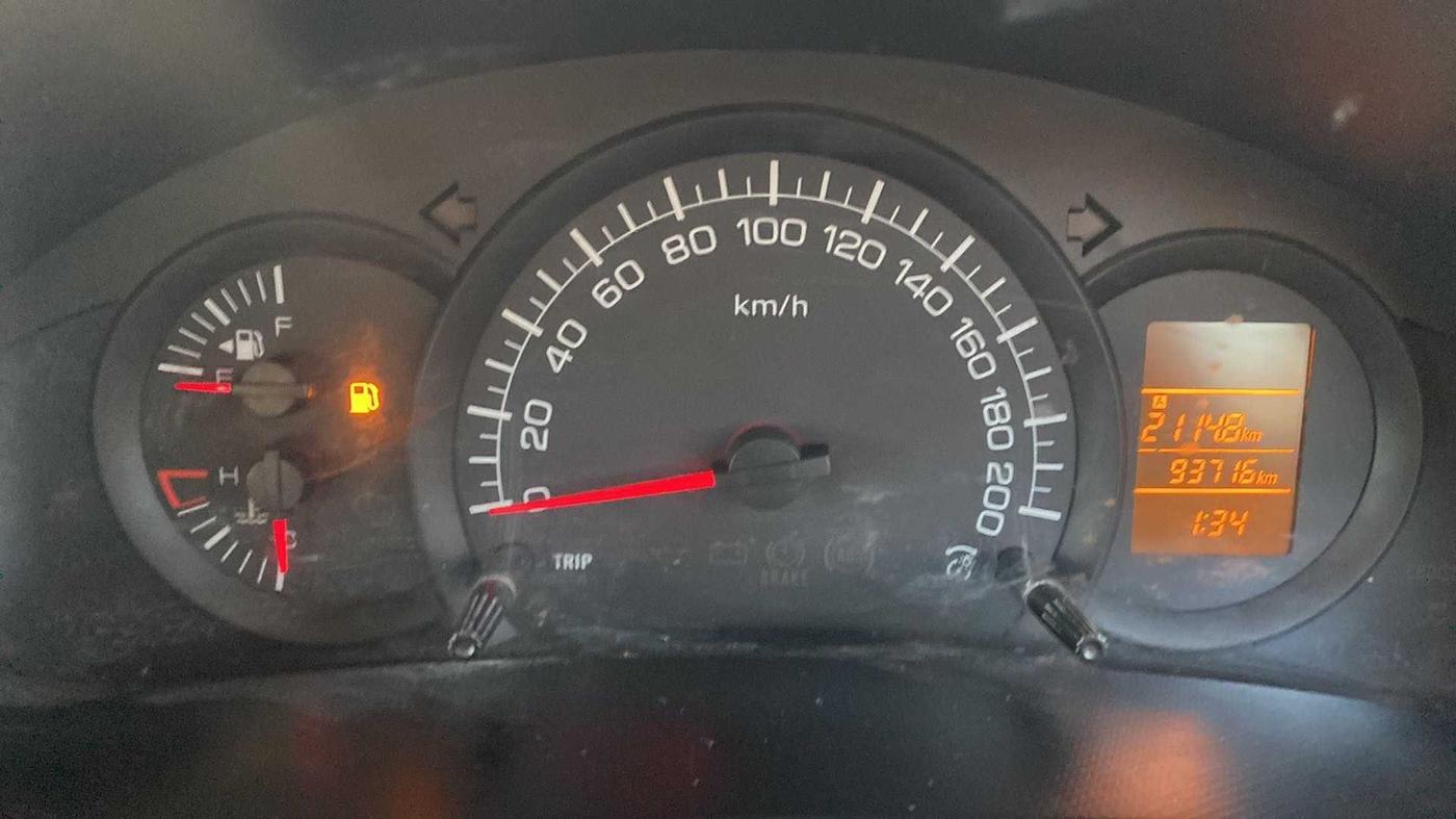 2015 Maruti Swift LXI (O), Petrol, Manual, 93,726 km, Odometer Image
