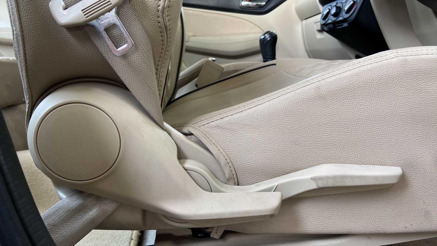 2021 Maruti Dzire VXI, Petrol, Manual, 30,282 km, Driver Side Adjustment Panel