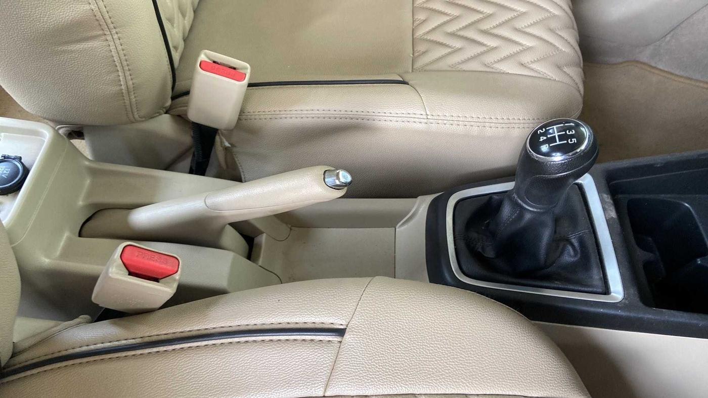 2021 Maruti Dzire VXI, Petrol, Manual, 30,282 km, Gear Lever