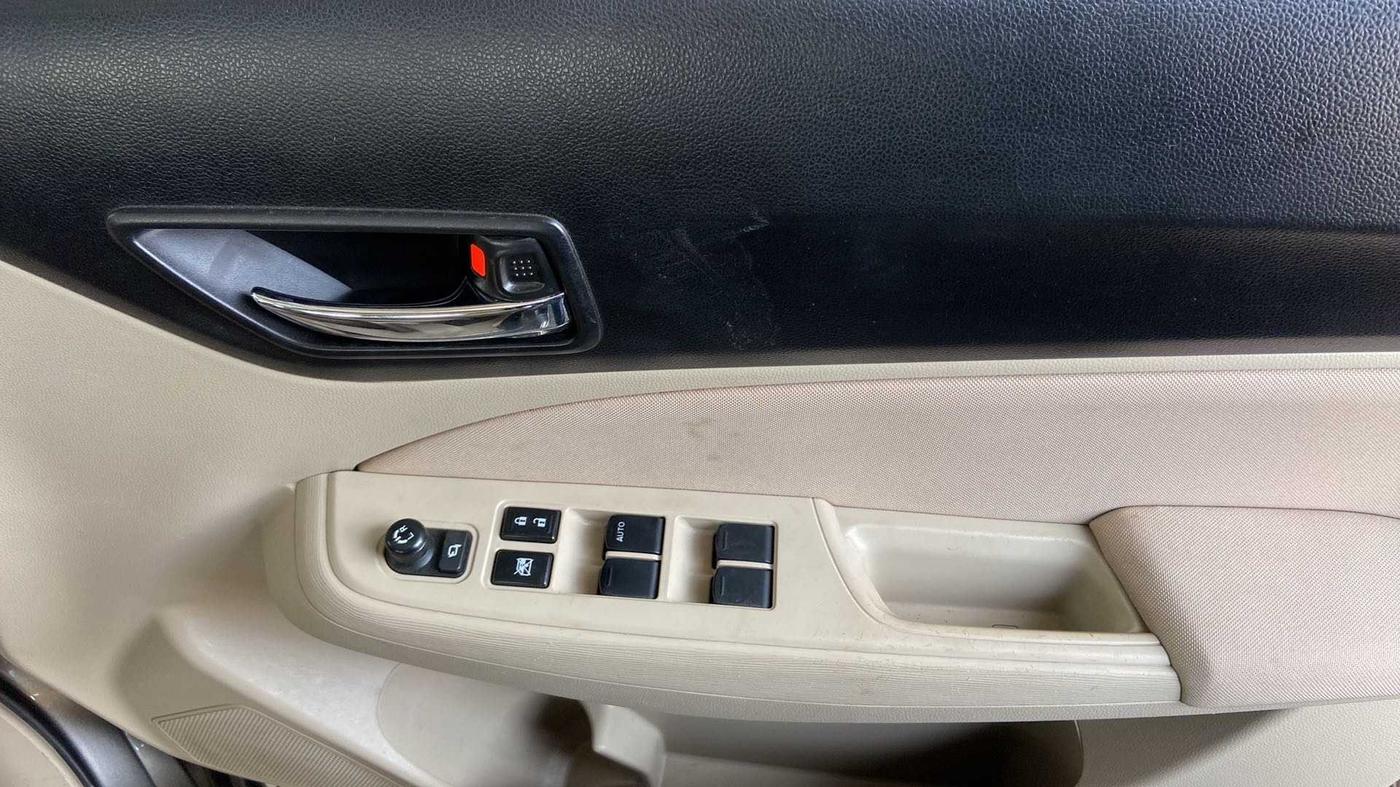 2021 Maruti Dzire VXI, Petrol, Manual, 30,282 km, Driver Side Door Panels Control