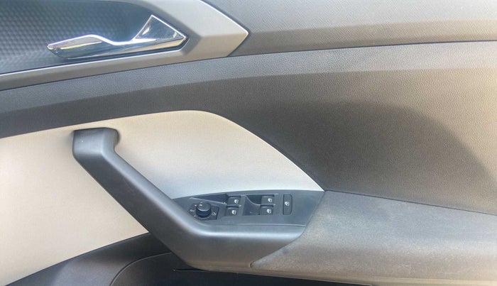 2022 Skoda KUSHAQ AMBITION 1.0L TSI AT, Petrol, Automatic, 4,471 km, Driver Side Door Panels Control