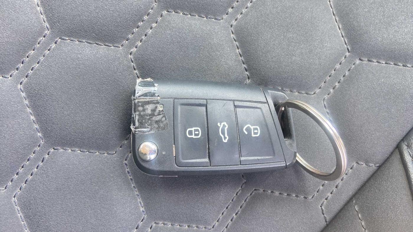 2022 Skoda KUSHAQ AMBITION 1.0L TSI AT, Petrol, Automatic, 4,471 km, Key Close Up