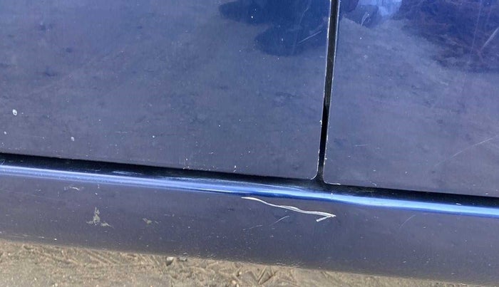 2018 Maruti Swift VXI, Petrol, Manual, 85,364 km, Left running board - Slightly dented