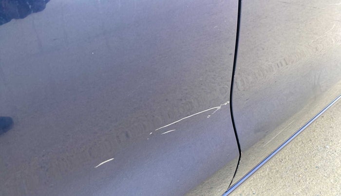 2018 Maruti Swift VXI, Petrol, Manual, 85,364 km, Right rear door - Minor scratches