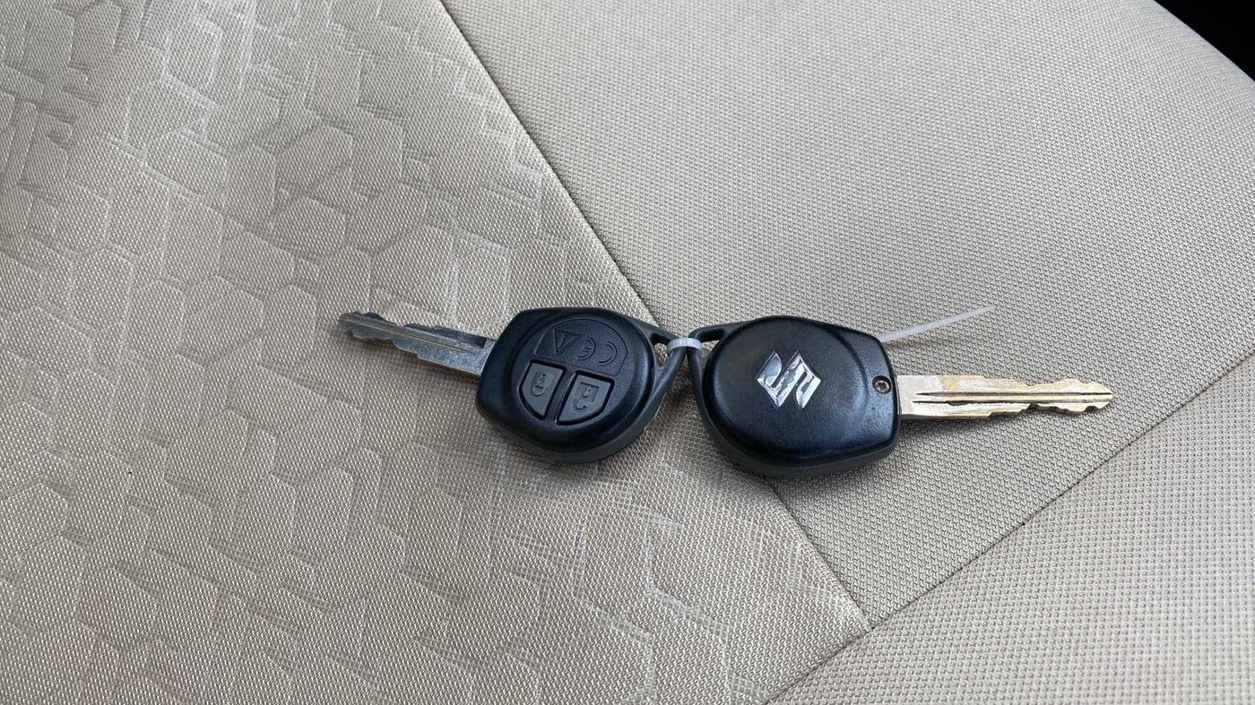 2018 Maruti Swift VXI, Petrol, Manual, 85,364 km, Key Close Up
