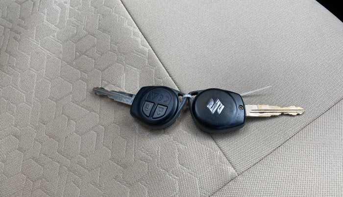2018 Maruti Swift VXI, Petrol, Manual, 85,364 km, Key Close Up