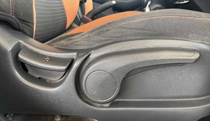 2016 Hyundai i20 Active 1.4 SX, Diesel, Manual, 1,01,865 km, Driver Side Adjustment Panel